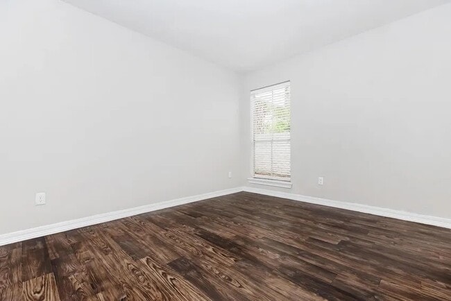 Photo - 4400 Memorial Dr Unidad 16-2107