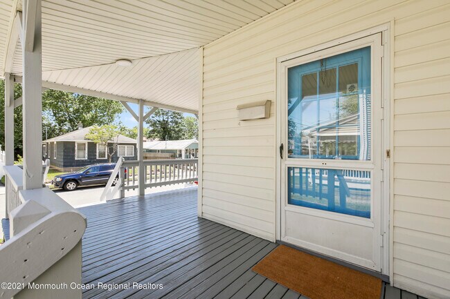 Photo - 1715 White St