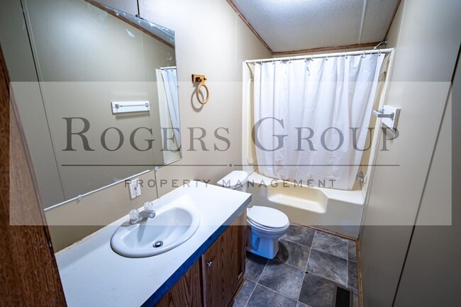 Photo - 156 Brunswick Ln