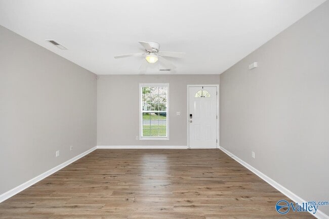 Photo - 800 Linwood Dr NW