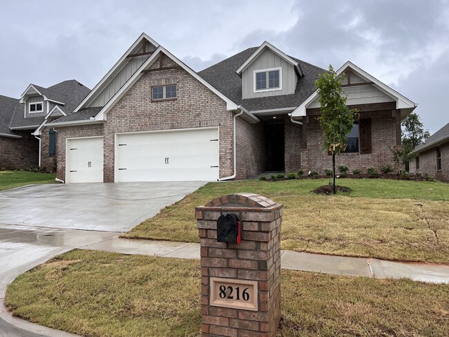 Building Photo - 8216 Poplar Dr