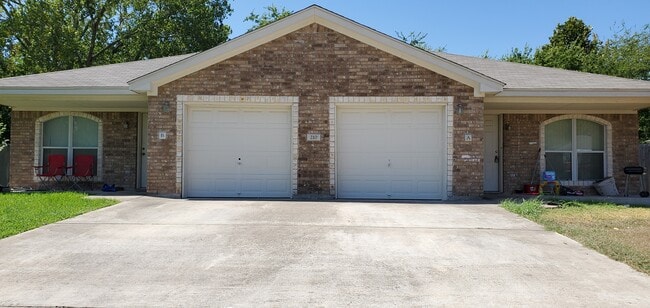 210 Dale Earnhardt Dr Unit B