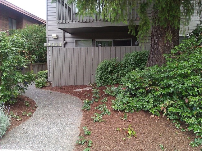 12334 33rd Ave NE Unit 101