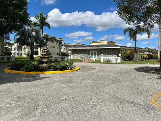 Photo - 4299 NW 16th St Unit 306