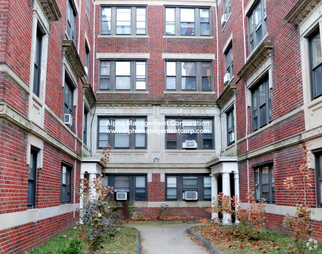 Building Photo - 18 Lakeville Rd Unit 8 Rental