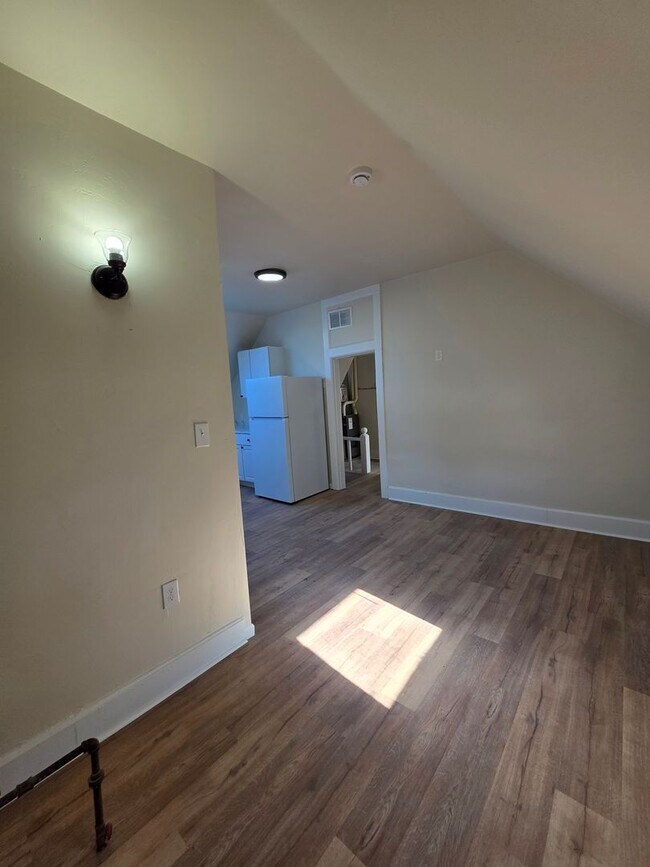 Photo - 210 S Maple Ave Unit Upper