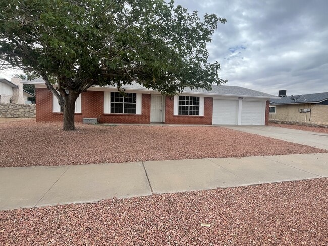 Building Photo - 10902 Bywood Dr Rental