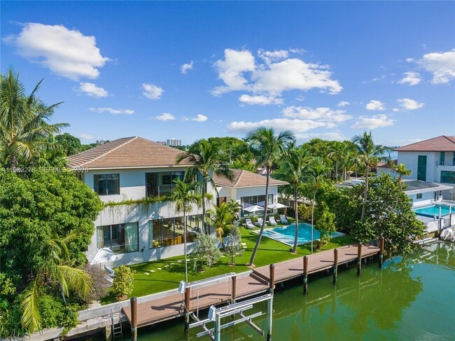 Photo - 1200 NE 87th St