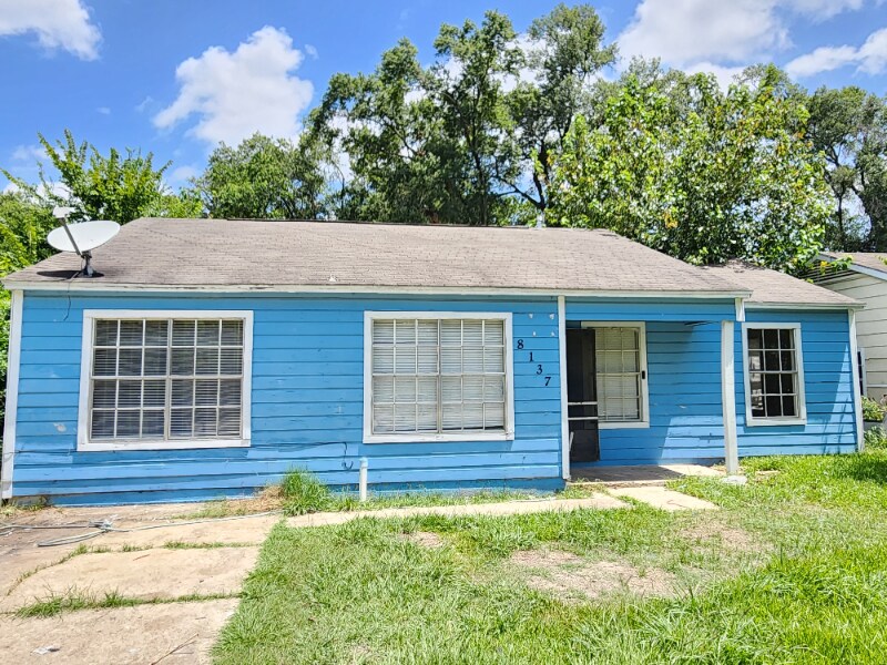 Photo - 8137 Snowden St