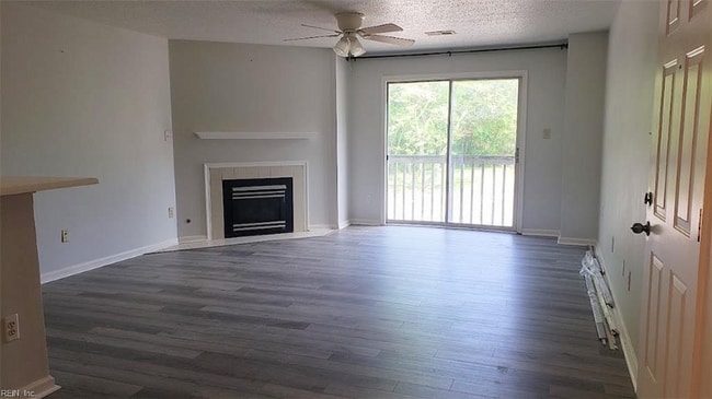 Building Photo - 1563 N King St Rental