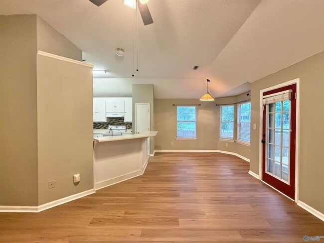Photo - 105 Sugarwood Ct