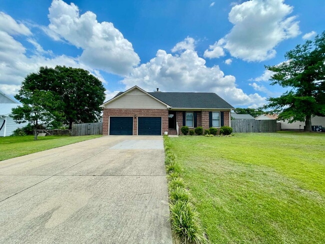 Building Photo - Newly Updated 3-Bed, 2-Bath Nest in Fayett... Rental