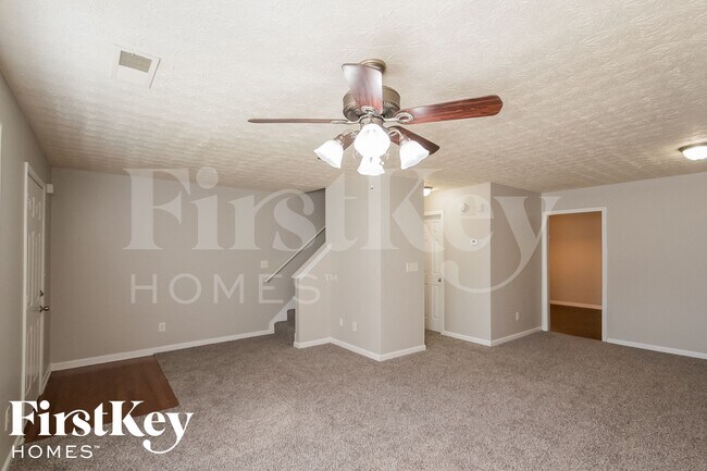 Photo - 6104 Ruth St SW