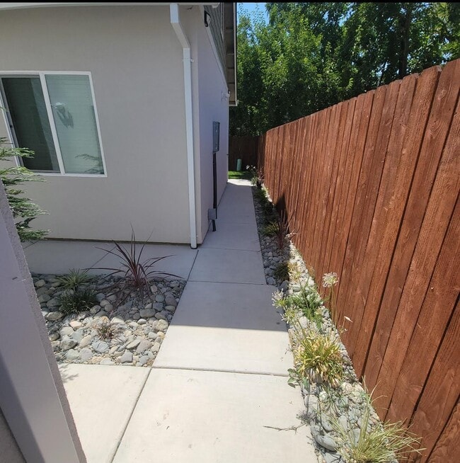 Photo - 2625 Beaumont St