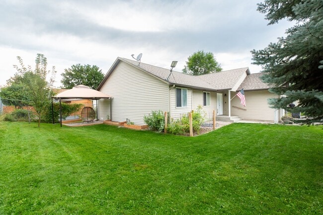 Photo - 605 N Curtis St