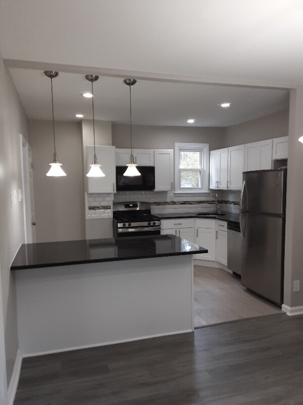 Photo - 124 W 8th Ave