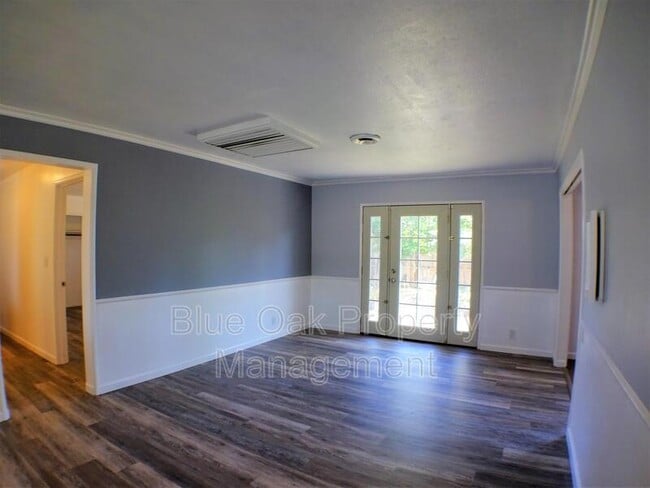 Photo - 708 Douglas Ln