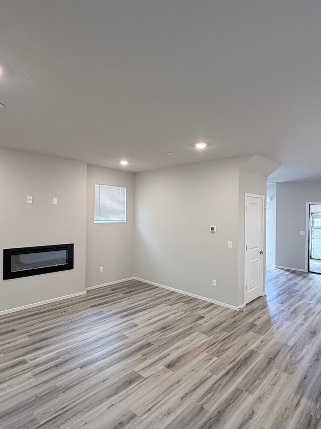 Photo - 9452 N Chestnut Ct