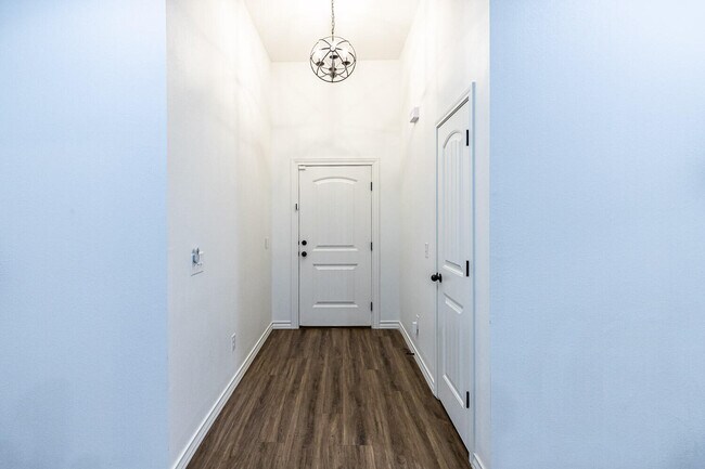 Photo - 1707 100th St