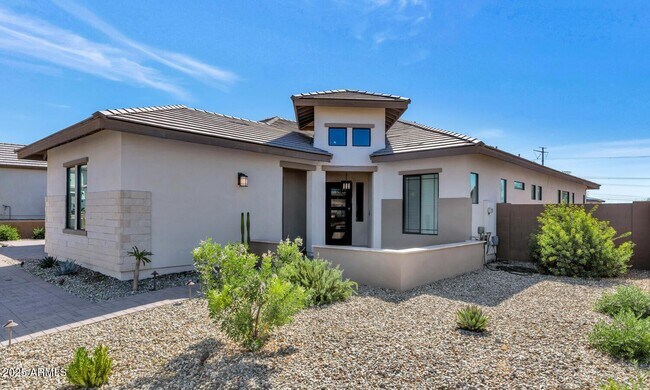 Photo - 2041 E Fallen Leaf Ln