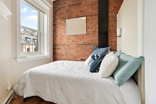 Photo - 127 Marlborough St Unidad 5