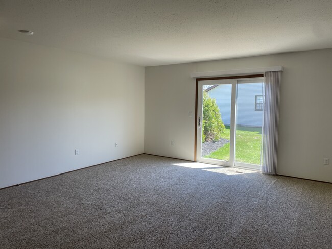 Photo - 2703 Vineyard Dr