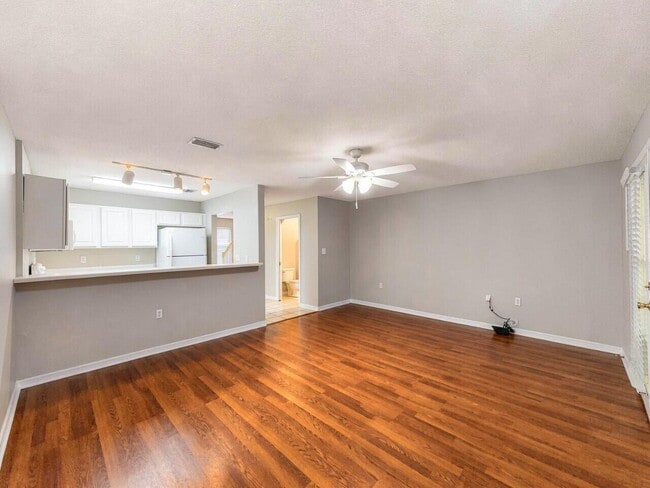 Photo - 954 Scenic Oak Ln