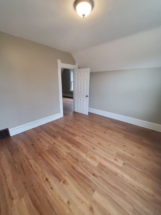 Photo - 3220 W Greenfield Ave. (Duplex) Unit 3220A (Upper)