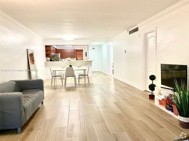 Building Photo - 1540 NE 191st St Unit 344 Rental