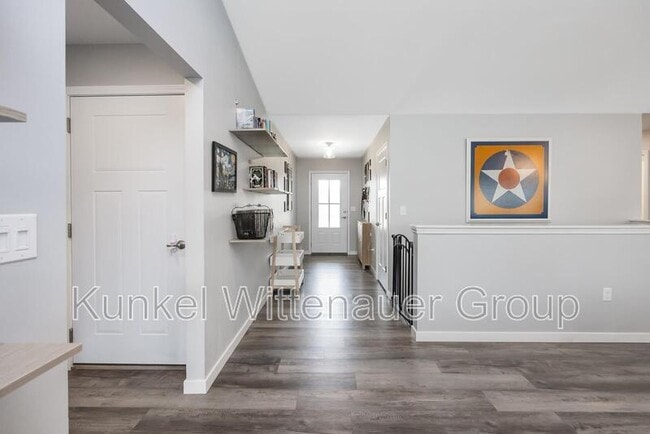 Photo - 2678 London Ln