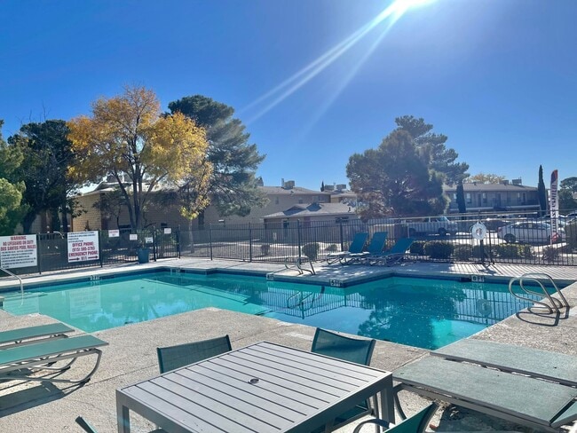 Building Photo - Dos Santos Apartments