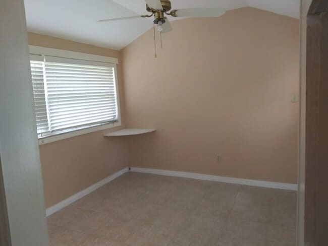 Photo - 521 S Crest Ave