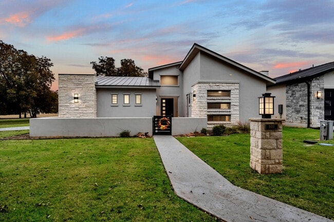 Building Photo - 100 Menard Ct