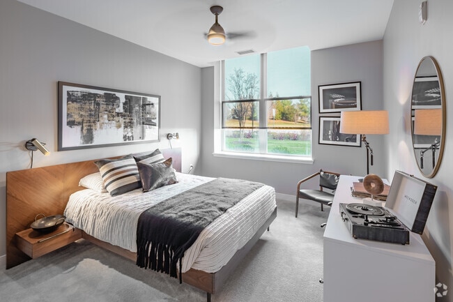 2BR, 2BA - 1117SF