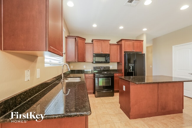 Photo - 1809 W Loemann Dr