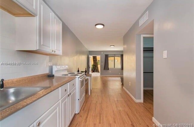 Building Photo - 75 Washington Ave Unit 9