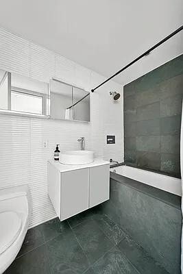 425 E 13th St Unit 6C