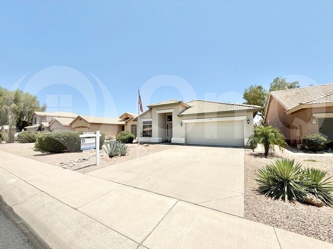 Photo - 1523 E Black Diamond Dr House