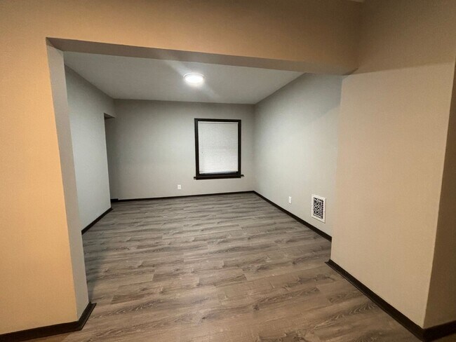 Photo - 86th,W.3285 Unit Up