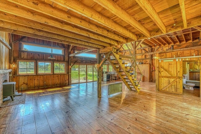 Photo - 398 Plains Rd