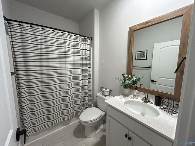 Photo - 115 Caden Ct