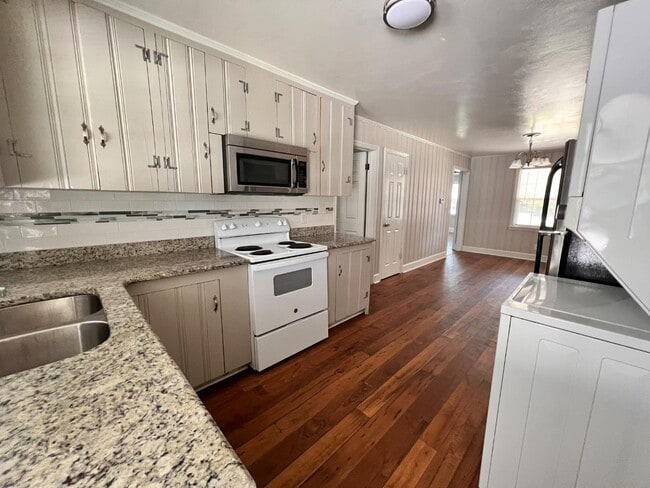 Photo - 807 N Ellis Ave