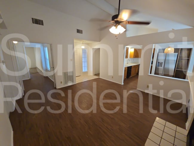 1607 Parkwood Dr
