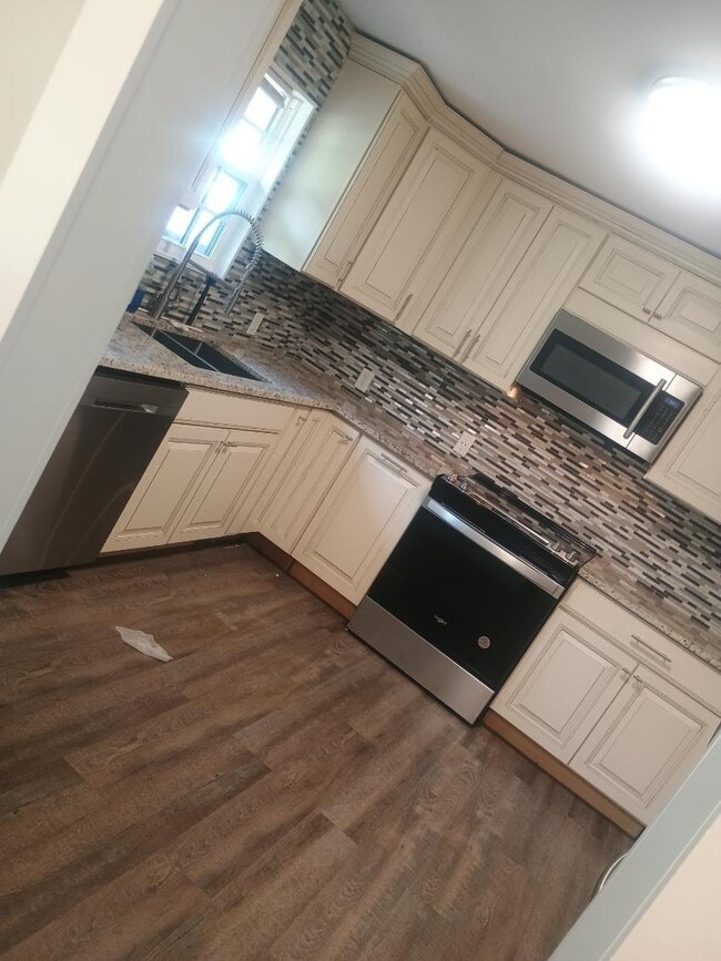 Photo - 505 1st St