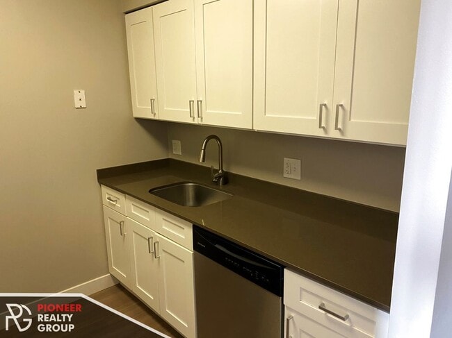 Photo - 2555 N Clark St Unit 807
