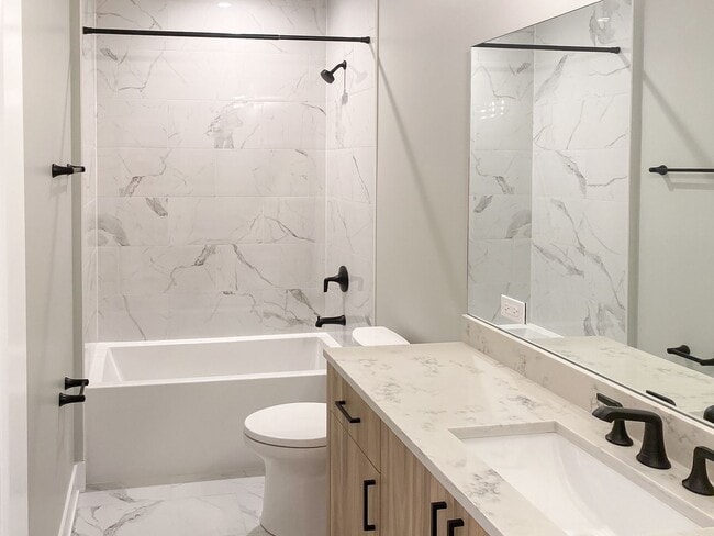 Photo - 2537 N Campbell Ave Unit 2541-1