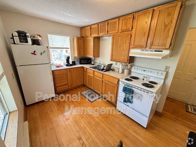 Building Photo - 411 4th Ave S Unit 3 Rental