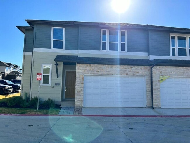 Building Photo - 1015 Vista View Dr Unit 2202