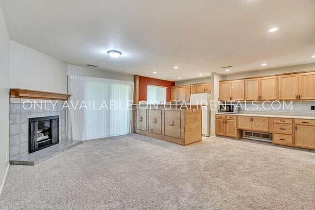 Photo - 7755 S Briarsprings Dr