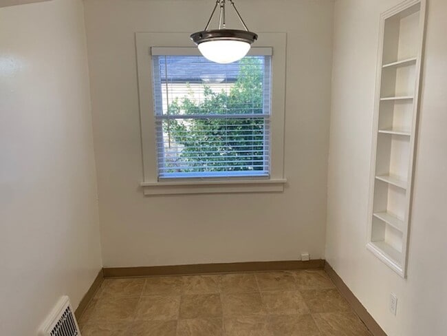 Photo - $2,400 - Two Bedrooms, One Full Bath with Bonus Room in Dekum Piedmont Neighborhood